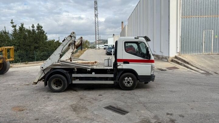 MITSUBISHI FUSO ***PORTACONTENIDORS***