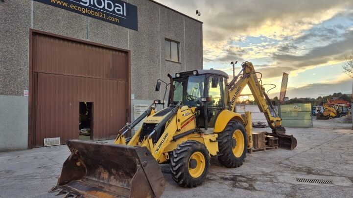 NEW HOLLAND LB110B TC
