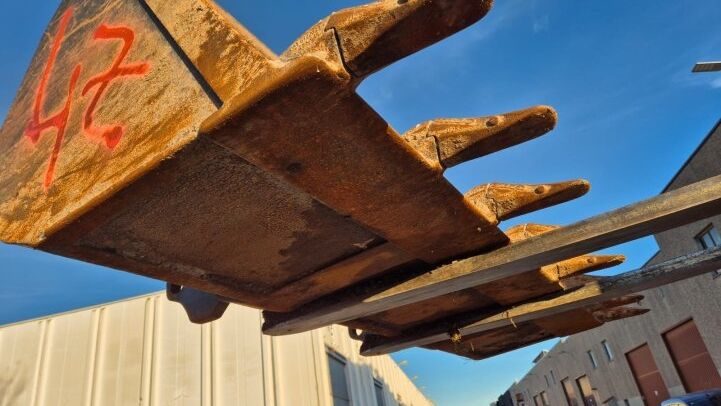 - CAÇ PALA CARREGADORA VOLVO