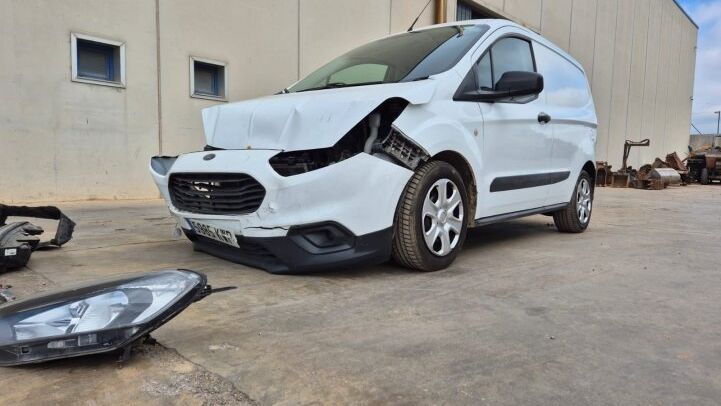 FORD  TRANSIT COURIER