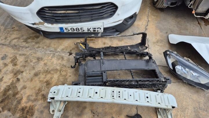 FORD  TRANSIT COURIER