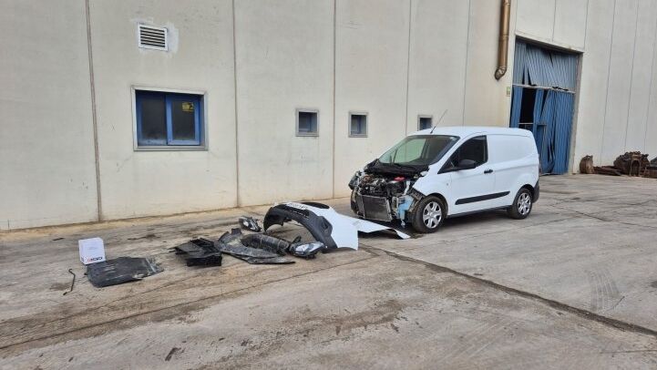 FORD  TRANSIT COURIER