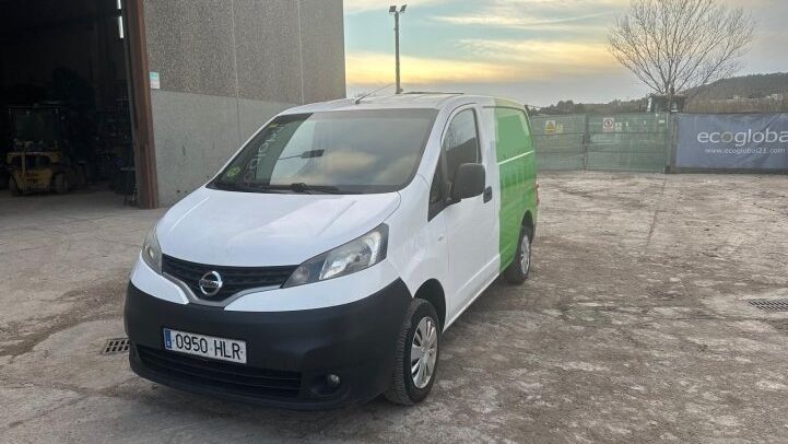 NISSAN NV200