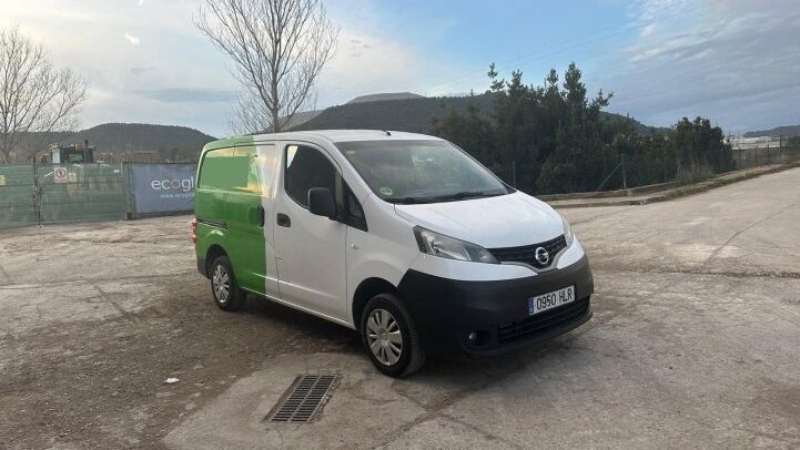 NISSAN NV200