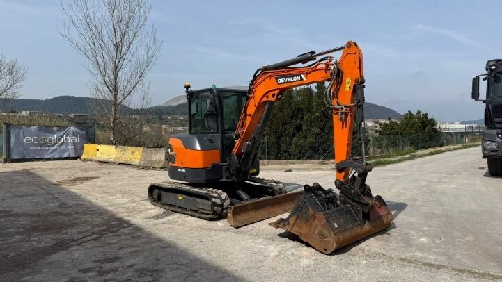 DEVELON DX55 R-7***IMMACULATE***