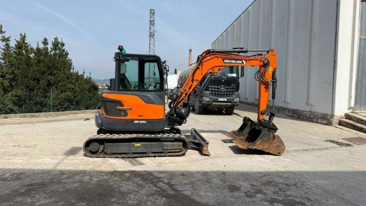 DEVELON DX55 R-7***IMMACULATE***