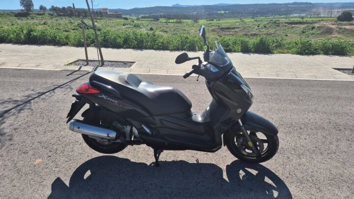 YAMAHA XMAX 125