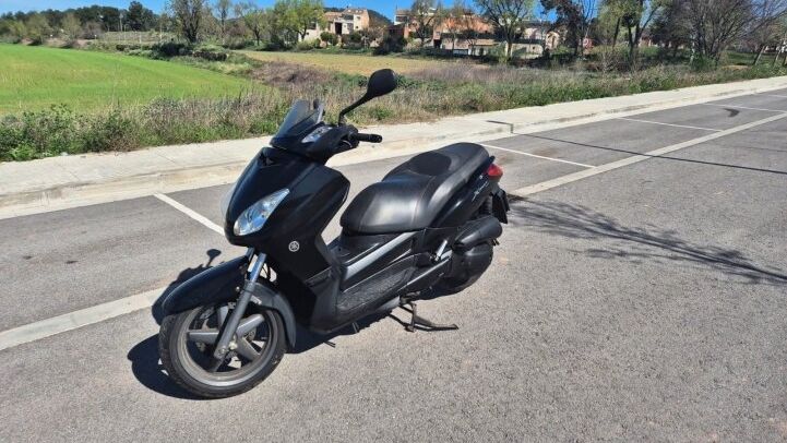 YAMAHA XMAX 125