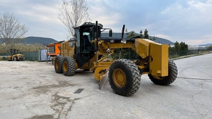 CATERPILLAR  140 AWD ***IMPECCABLE***