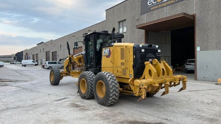 CATERPILLAR  140 AWD ***IMPECCABLE***