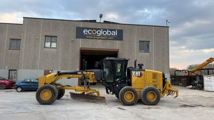 CATERPILLAR  140 AWD ***IMPECCABLE***