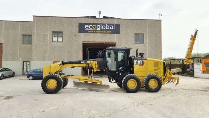 CATERPILLAR  140 AWD ***IMPECCABLE***
