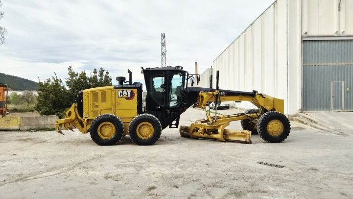 CATERPILLAR  140 AWD ***IMPECCABLE***
