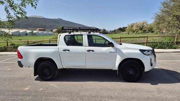 TOYOTA  HILUX 4x4 ***DOUBLE CAB***