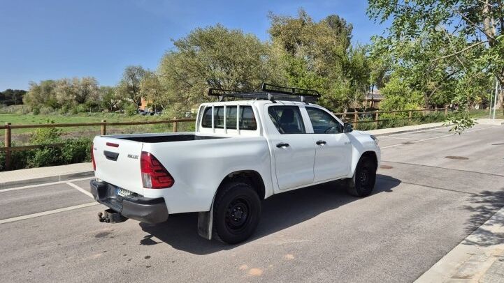 TOYOTA  HILUX 4x4 ***DOUBLE CAB***