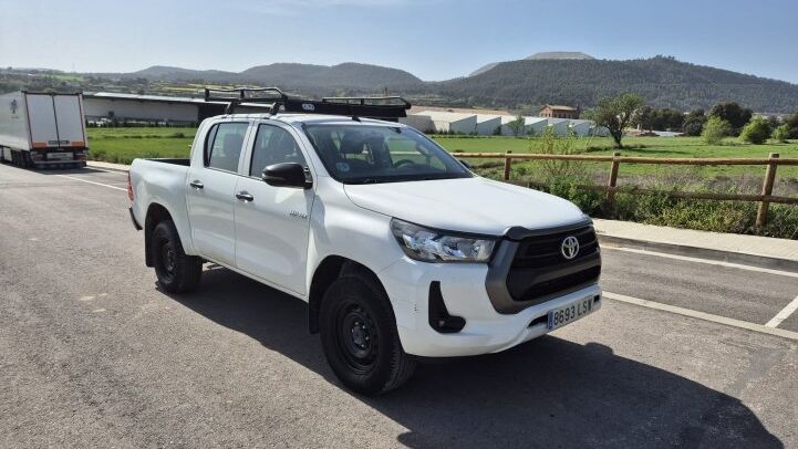 TOYOTA  HILUX 4x4 ***DOUBLE CAB***