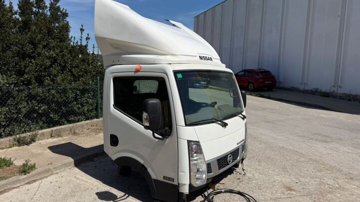 - CAB NISSAN CABSTAR NT400