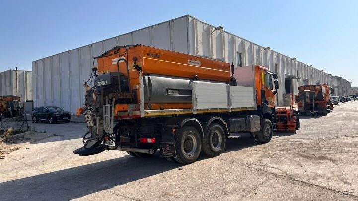 RENAULT K460 6X6 ***SNOW PLOW WITH SALT SPREADER***