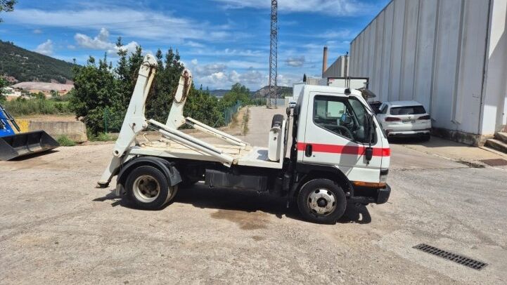 MITSUBISHI CANTER ***PORTACONTENEDORES***