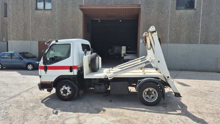 MITSUBISHI CANTER ***PORTACONTENEDORES***