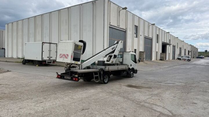 NISSAN  CABSTAR NT400 CESTA ELEVADORA 