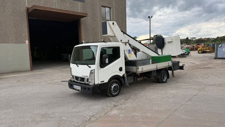 NISSAN  CABSTAR NT400 CESTA ELEVADORA 