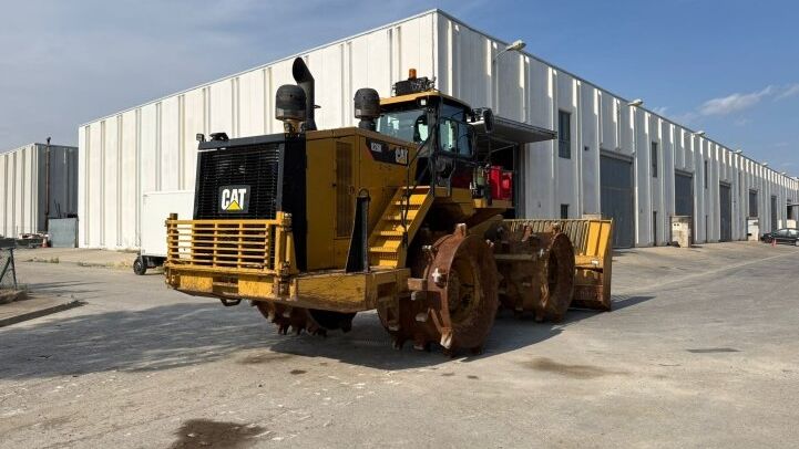 CATERPILLAR  826K **WASTE COMPACTOR**