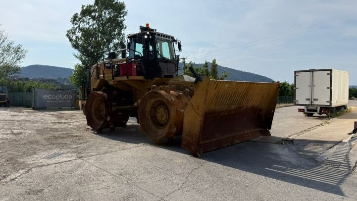 CATERPILLAR  826K **WASTE COMPACTOR**