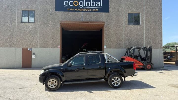 NISSAN NAVARA D40