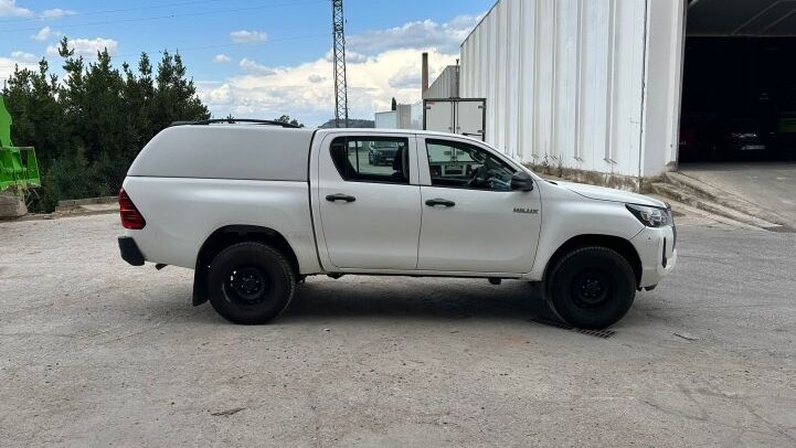 TOYOTA  HILUX DOUBLE CAB GX 4x4