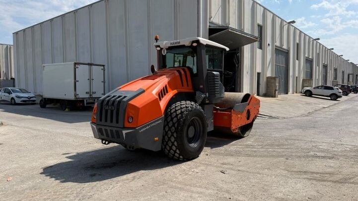 HAMM  HC110i **IMPECCABLE-LIKE NEW**