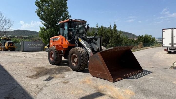 DOOSAN  DL200-5 **WHEEL LOADER**