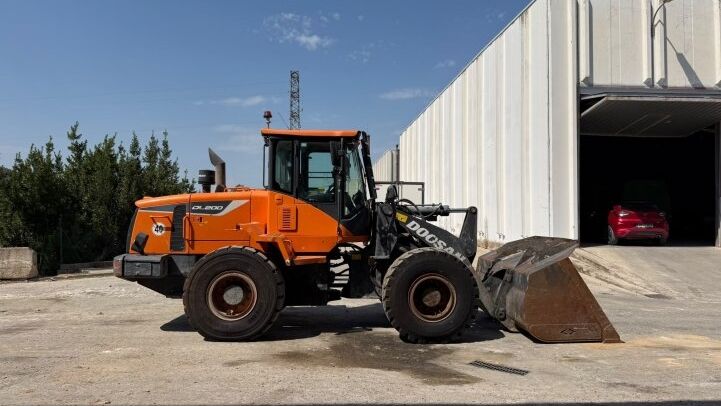 DOOSAN DL200-5 **WHEEL LOADER**