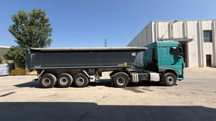 - DAF TRACTOR UNIT AND BENALU SEMI-TRAILER SET