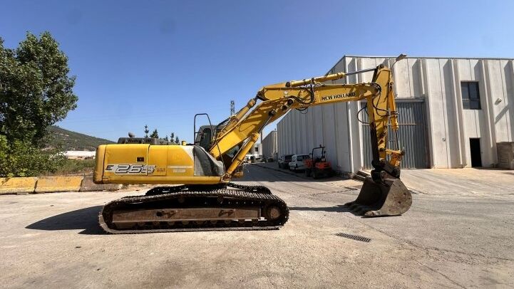 NEW HOLLAND E265