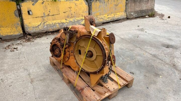 - TRANSMISSION DE LA NIVELEUSE CATERPILLAR 140H