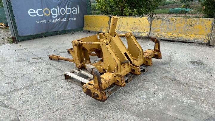 - RIPPER POUR NIVELEUSE CATERPILLAR