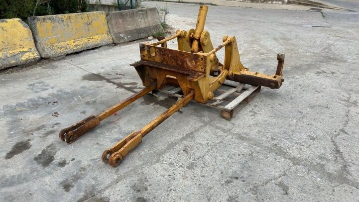 - RIPPER FOR CATERPILLAR MOTOR GRADER