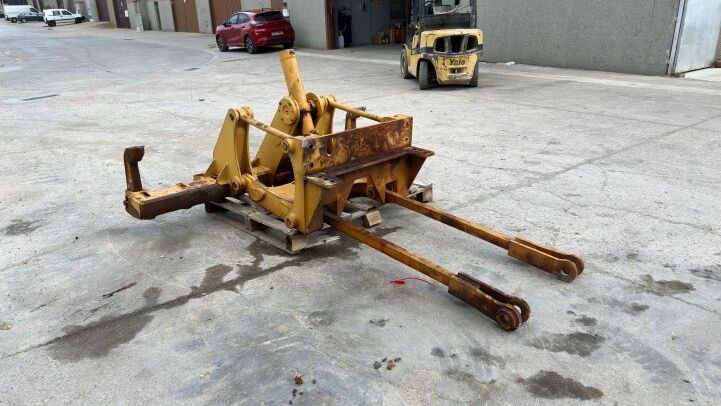 - AUFREISSER FÜR CATERPILLAR MOTOR GRADER