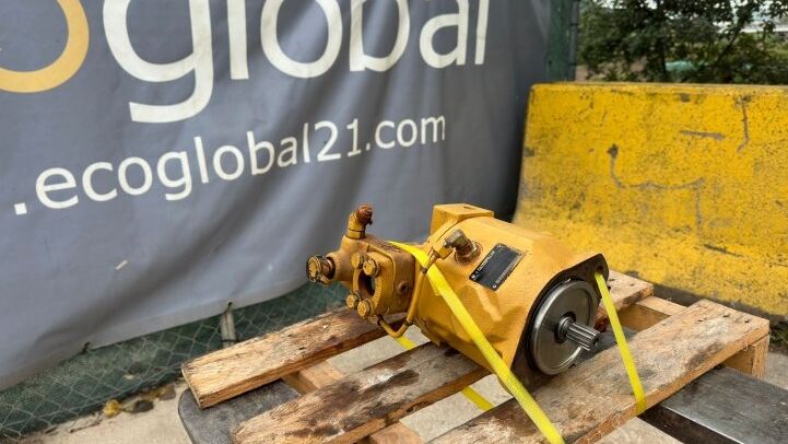 - CATERPILLAR HYDRAULIC LEVELING PUMP