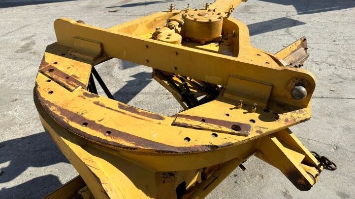CATERPILLAR COMPLETE TURNTABLE