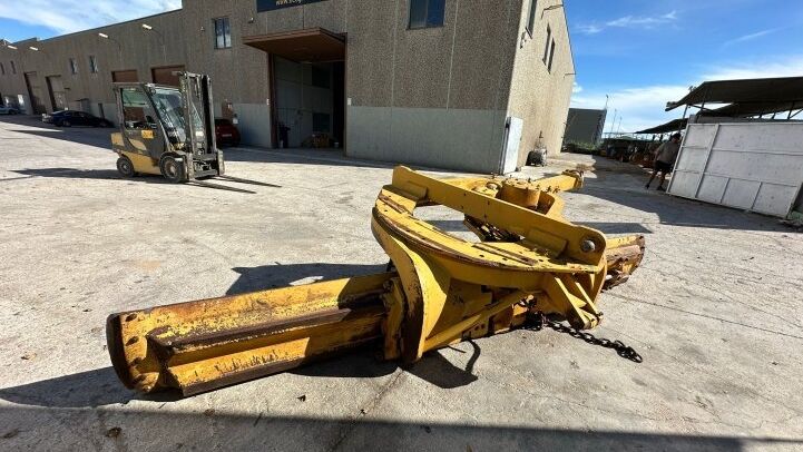 CATERPILLAR COMPLETE TURNTABLE