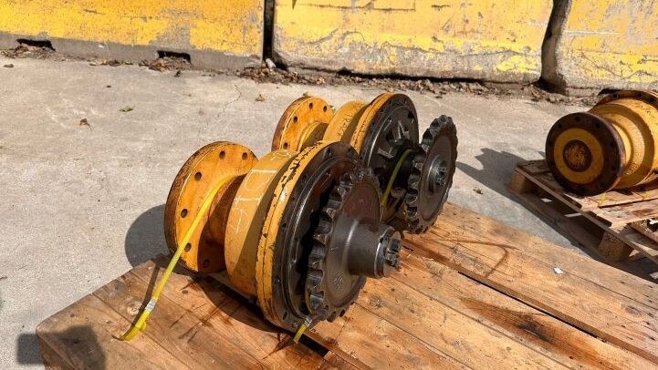 - COMPLETE BRAKES FOR CAT GRADER