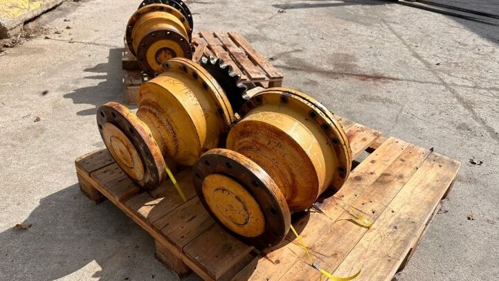 - COMPLETE BRAKES FOR CAT GRADER