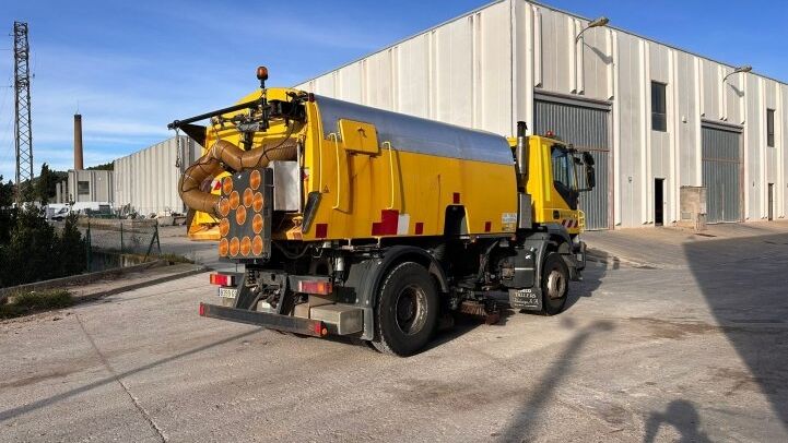 IVECO BARREDORA BUCHER CITYFANT 60