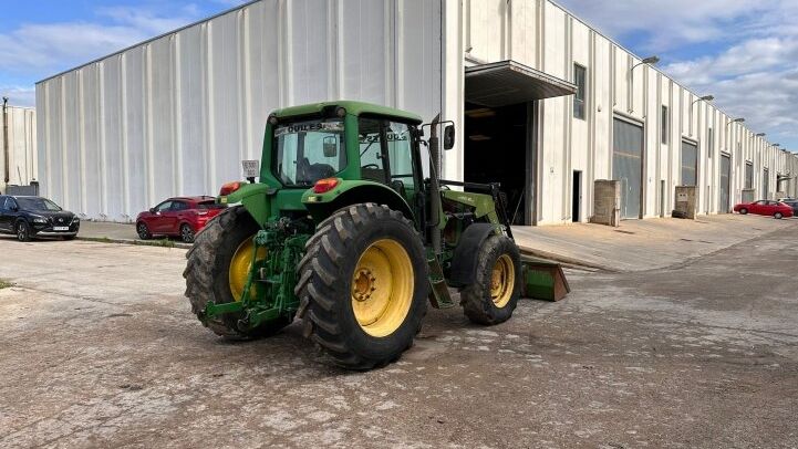 JOHN DEERE  6620 WITH SHOVEL