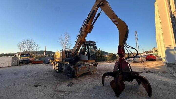 LIEBHERR  LH22 M**SCRAP DEALER***