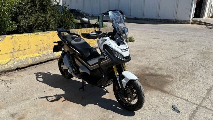 - HONDA ADV-750 MOTORCYCLE