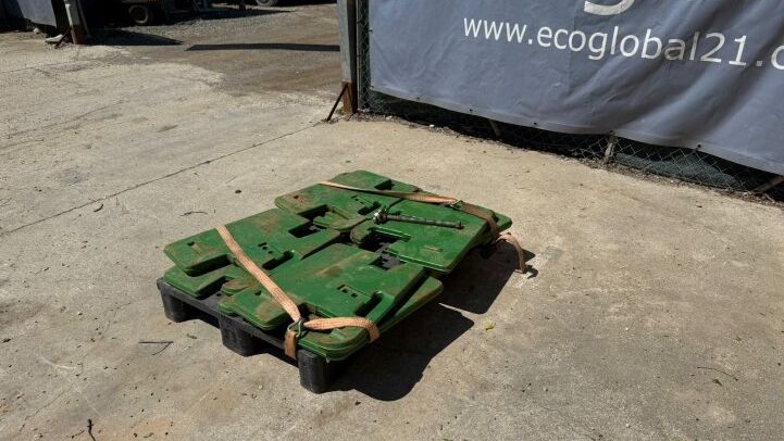 - JOHN DEERE TRACTOR COUNTERWEIGHT