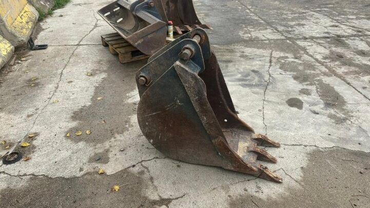 - SAUCEPAN 40 CM